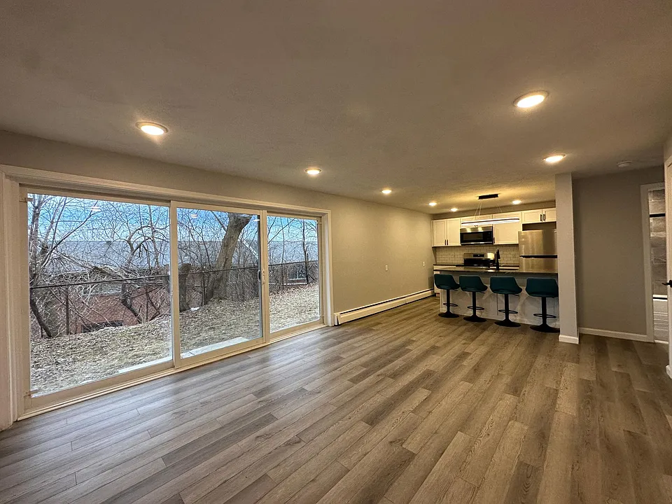 116 Blossom Rd #2