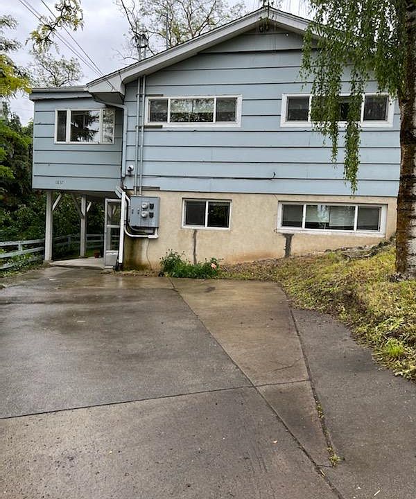 1st image of 1837 NE Upper Dr