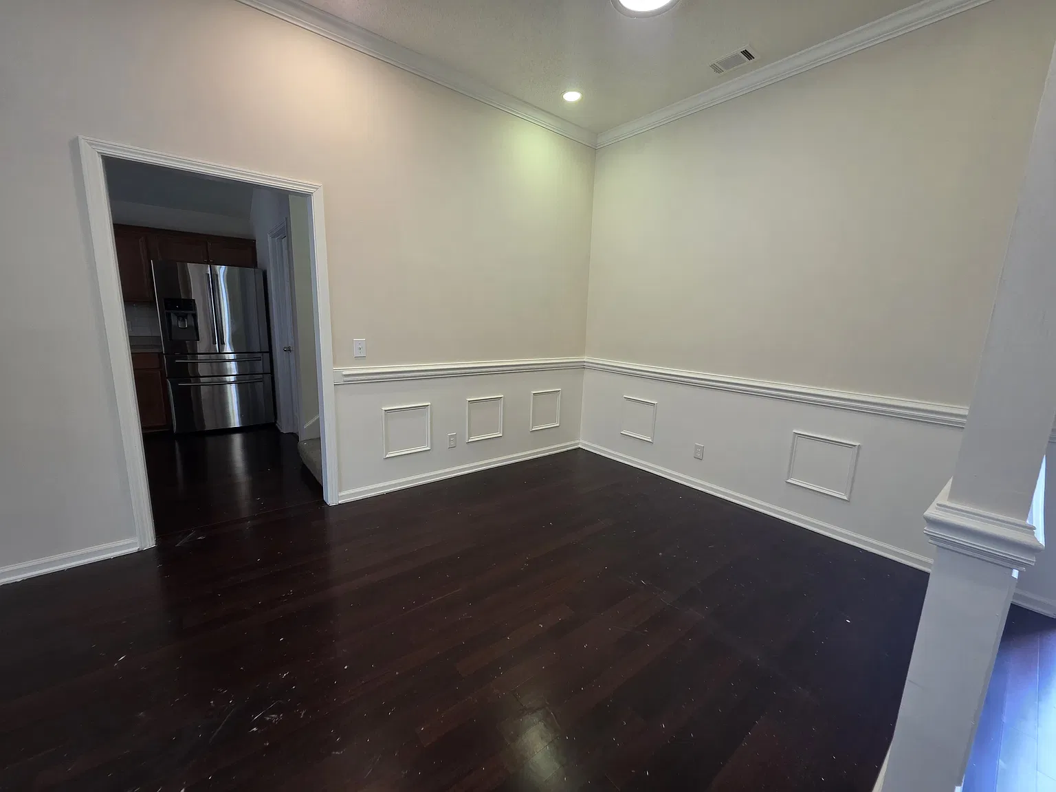4 bed, 2251 sqft, $2,400 — Photo 3
