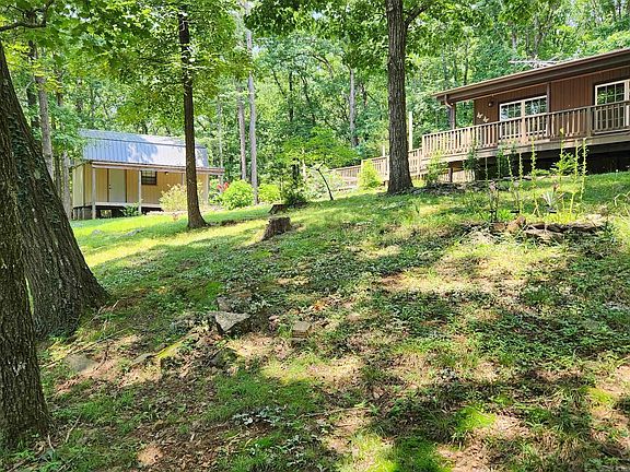 3rd image of 106 Oak Park Ln