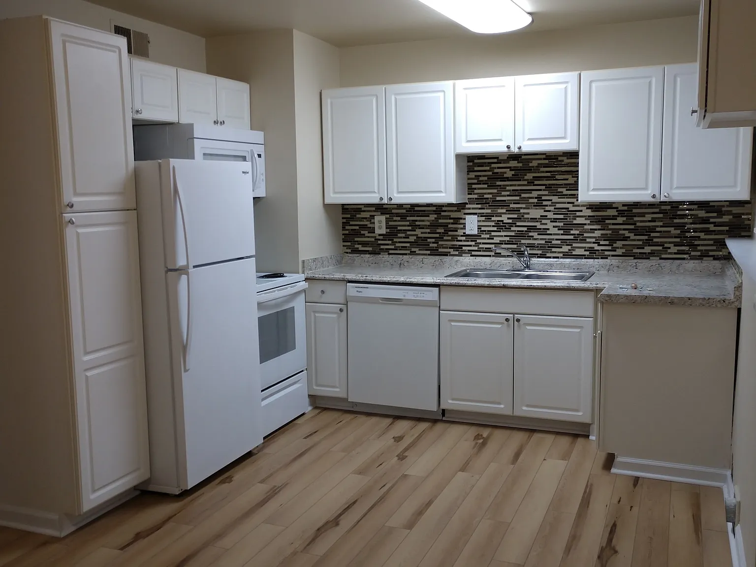 3 bed, 1450 sqft, $1,400 — Photo 3