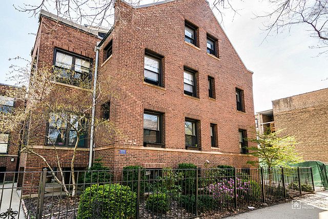 1st image of 619 W Cornelia Ave #3