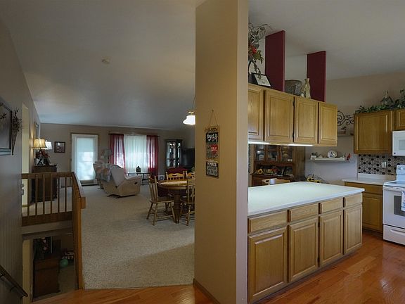 3rd image of 3208 4th St SW