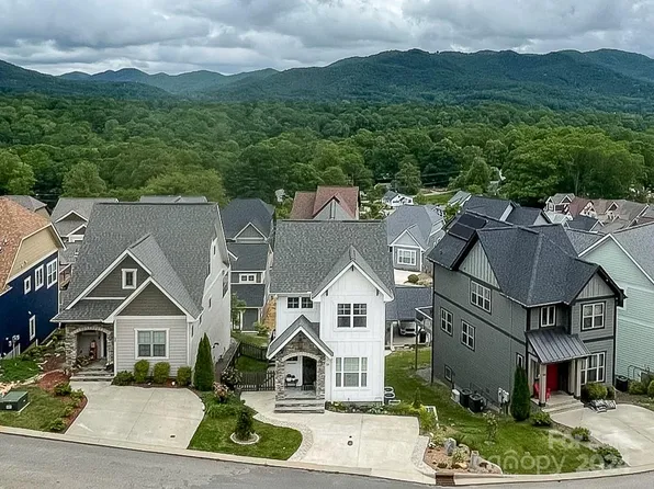 56 Tudor Way, Black Mountain, NC 28711