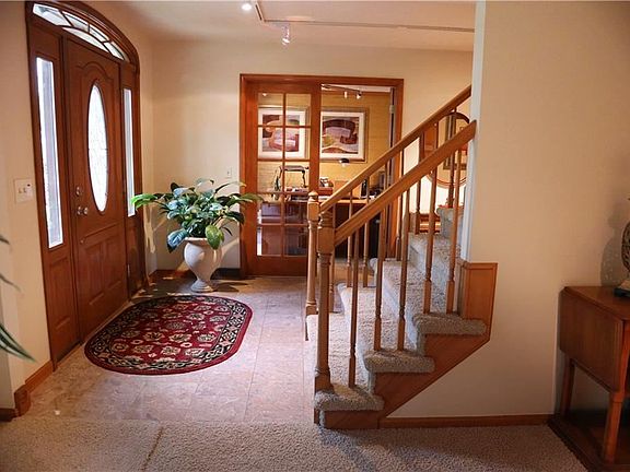 3rd image of 5610 Pheasants Walk Dr