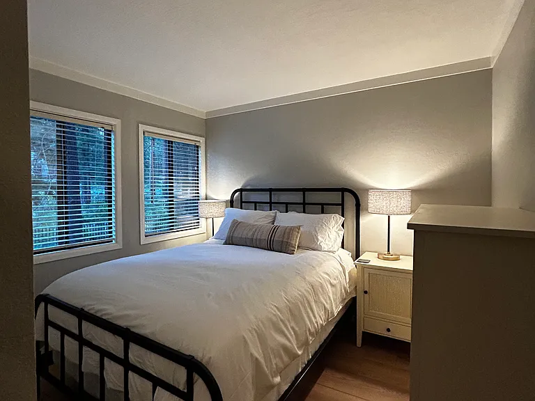 820 Oriole Way — Photo 13