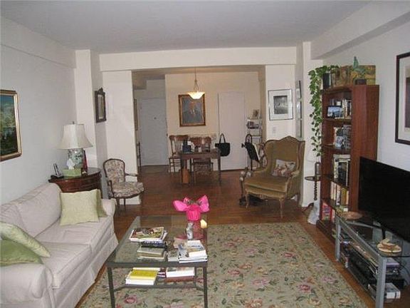 5th image of 110 E End Ave APT 11H