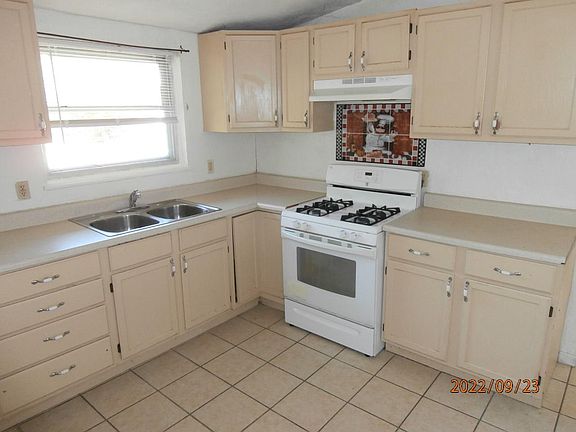 4th image of 3407 NW Lincoln Ave
