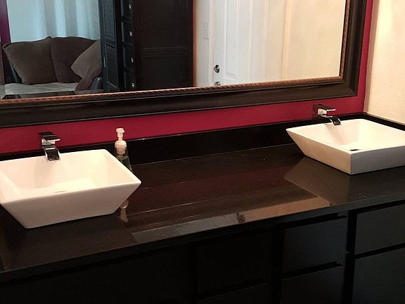 Vanity Main bedroom