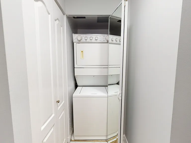 525 Richmond Street — Photo 9