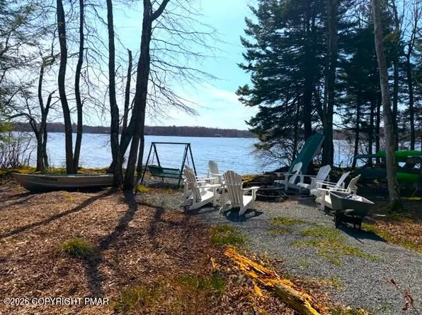 2195 N Estates Dr, Pocono Summit, PA 18346