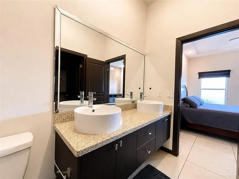 4217 Colbath Ave #430-A — Photo 11