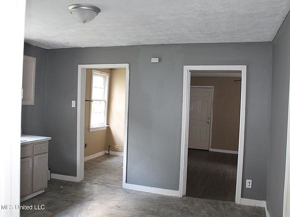 5th image of 4309 Sagamore St