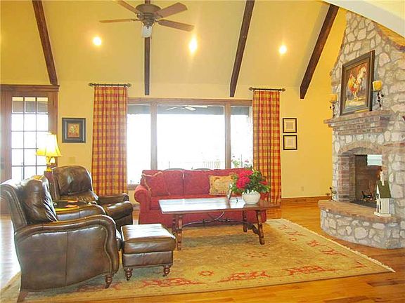 5th image of 11933 Beau Chalet Dr
