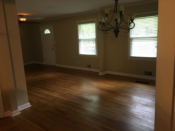 2nd image of 760 Pinehill Dr SE