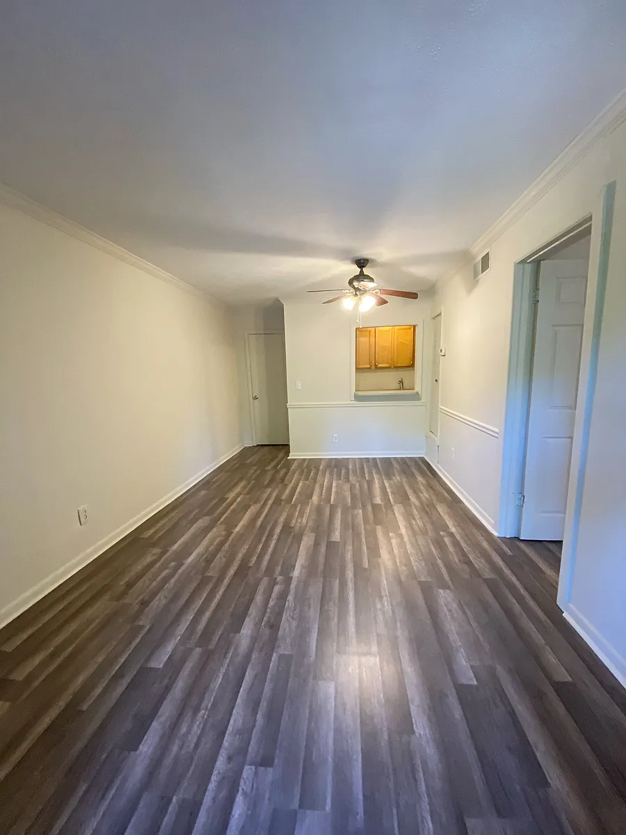 Building Photo - 2805 NE Expy NE #C14
