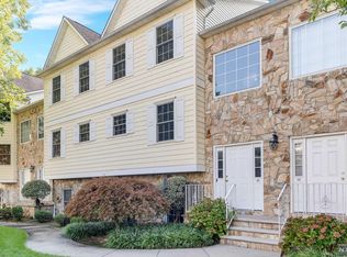 40 Belle Oak Ln, Belleville, NJ 07109