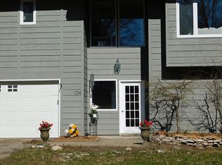 104 Meadow Wood Dr, Harbor Springs, MI 49740