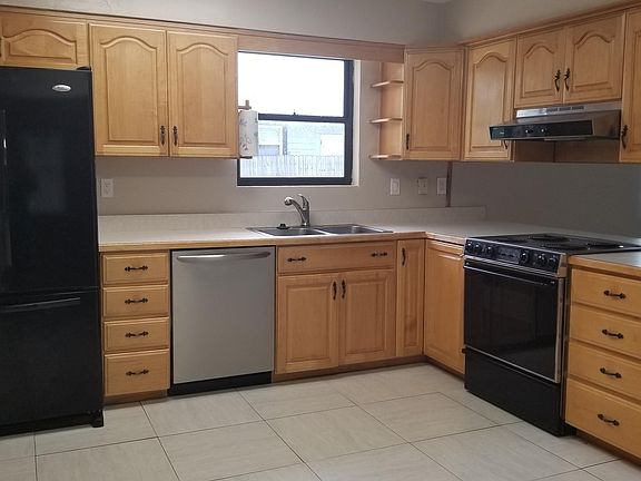 5th image of 8 Woodridge Dr