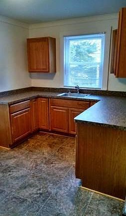 2nd image of 845 Post Ave