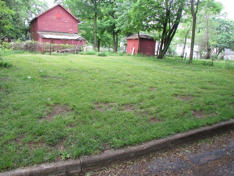 1st image of 409 W Bluff St