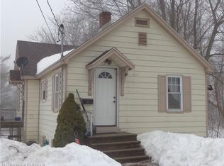 28 Richardson St, Auburn, ME 04210