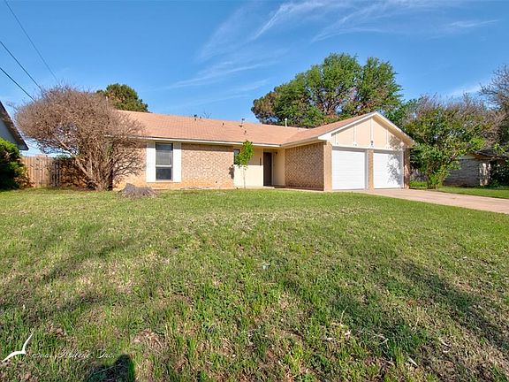 3rd image of 2310 Corsicana Ave