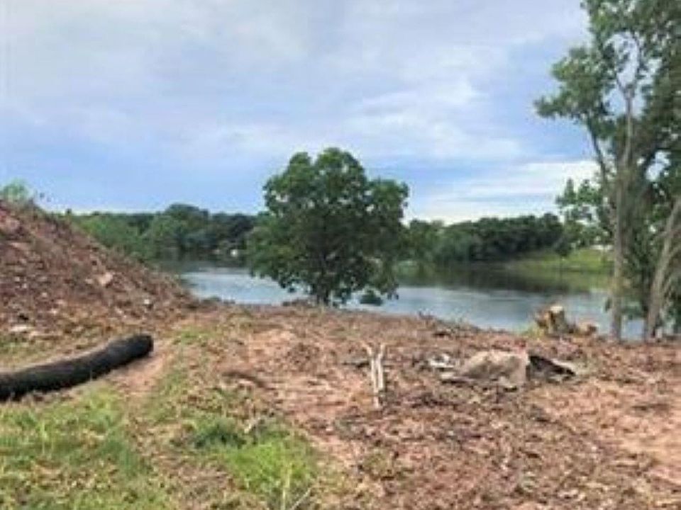 2nd image of 450 Rivers Edge Dr Lot 20