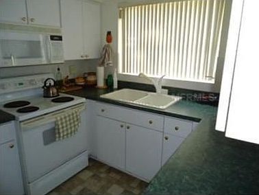 3rd image of 1721 Lowry Ave