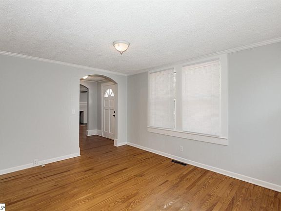 3rd image of 2427 Wallace Ave