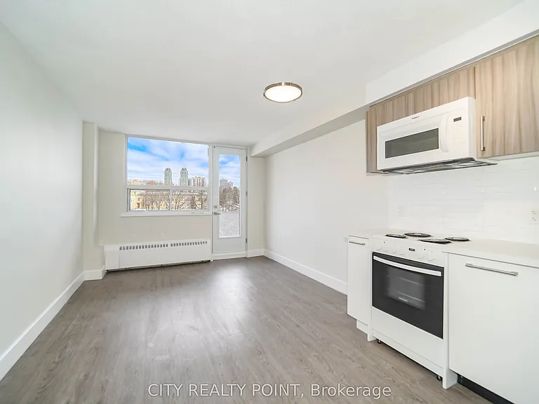 1500 Bathurst St #207 — Photo 3