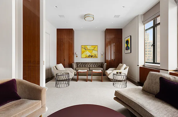 Sold by Compass | media 18