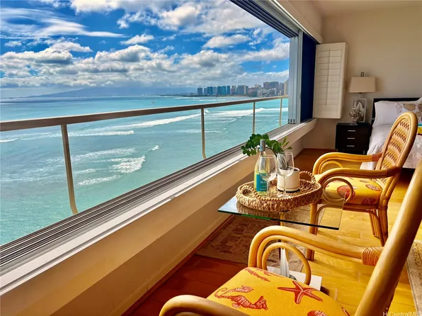2895 Kalakaua Ave APT 1202, Honolulu, HI 96815