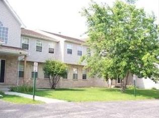 301 Village Creek Dr UNIT 2C, Lake In the Hills, IL 60156