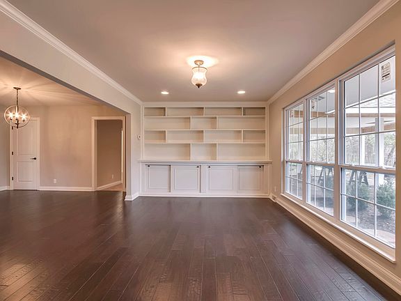 3rd image of 6713 Glenbrook Dr