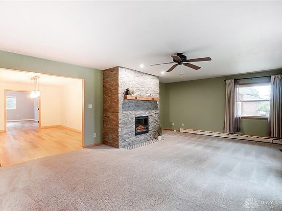 3rd image of 206 Villa Dr