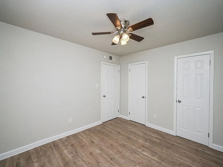 1518 East Ave — Photo 55