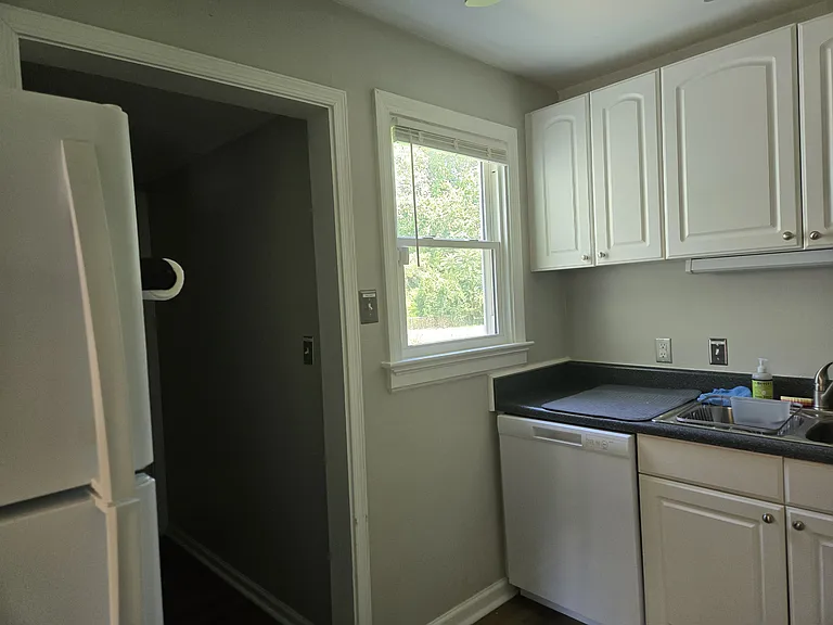 1115 Stewart Dr — Photo 33