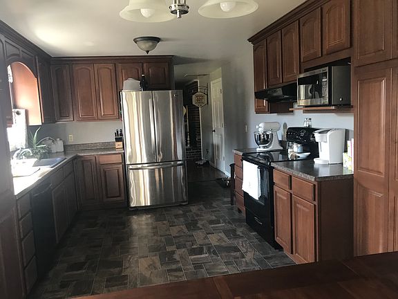 3rd image of 1525 Stadium Dr
