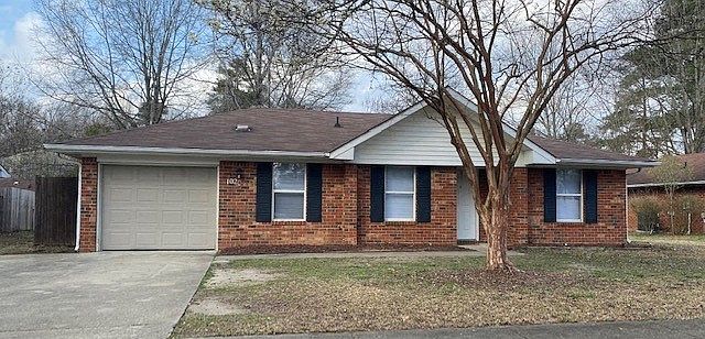 1st image of 102 Barrow Ct