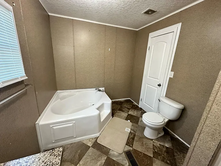 554 Green St — Photo 10