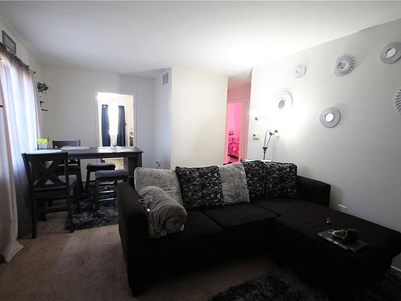 3rd image of 237 E 235th St #135