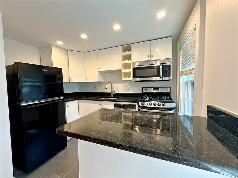 44 Melrose St #4 — Photo 10
