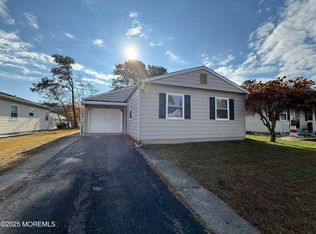 68 Virgin Islands Dr, Toms River, NJ