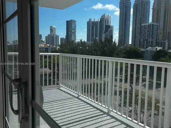 231 174th St APT 718, Sunny Isles Beach, FL 33160