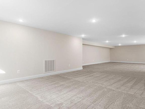 5th image of 143 Hillsdale Dr