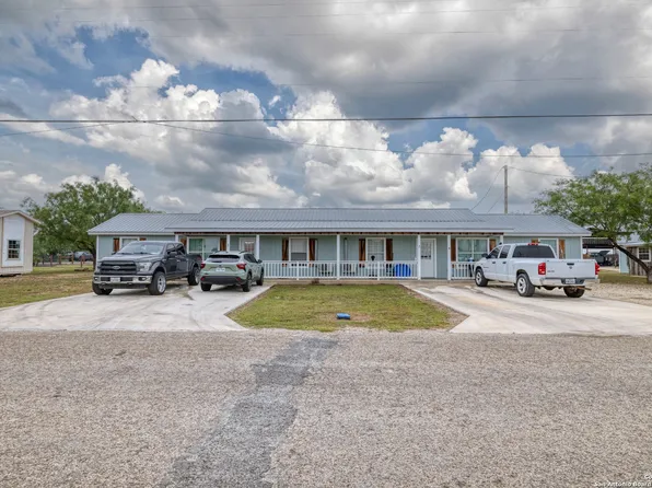 558 Whitetail Drive, Uvalde, TX 78801