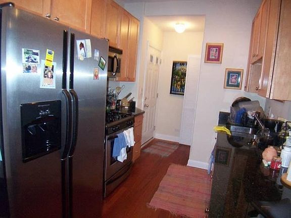 3rd image of 2045 N Kedzie Ave APT C2