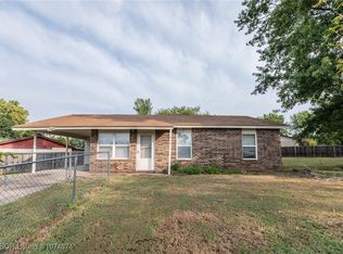 418 S 43rd St, Van Buren, AR 72956