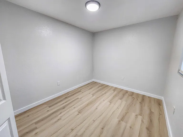 76 SW 8th Ave #N — Photo 7